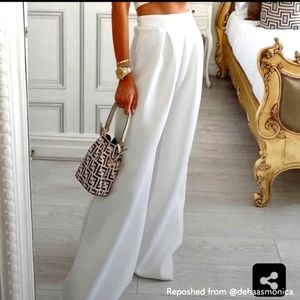 NWT White Bonded Scuba Pleated Extreme Wide Leg Pants Size 6